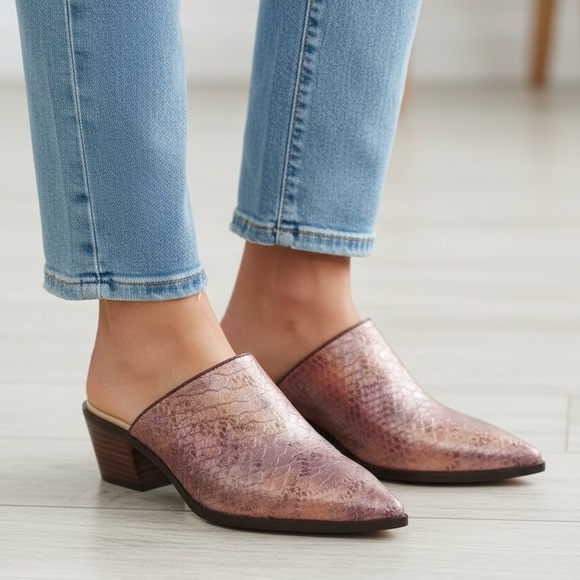 Chocolat Blu Clint Mule in Purple / Red Snake Print Size 37 / 6.5 7 - Picture 2 of 9